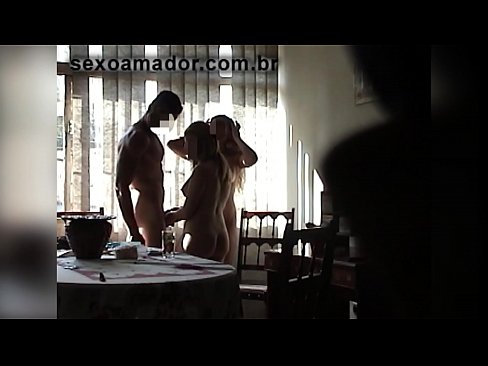 ❤️ यौन साथीहरूले एक विशाल मानिस र उहाँसँग थ्रीसमलाई निम्तो दिन्छन् ❤❌  सेक्स  ❤